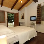 Family Friendly House With A Parking Space - 7914 Опатия