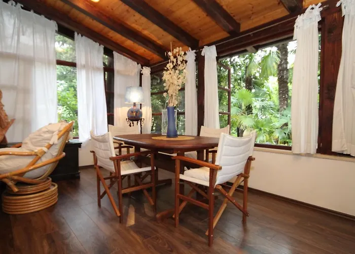 Family Friendly House With A Parking Space - 7914 *