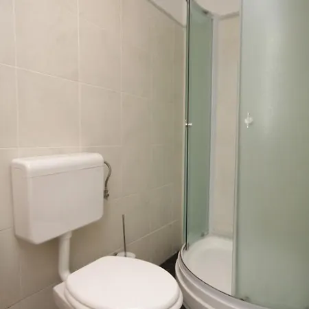 Дом отдыха Family Friendly House With A Parking Space - 7914 *