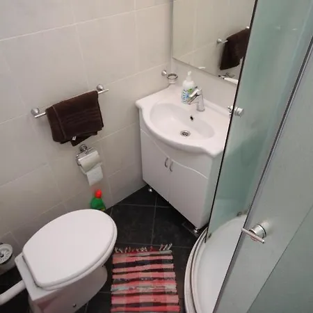 Family Friendly House With A Parking Space - 7914 Дом отдыха