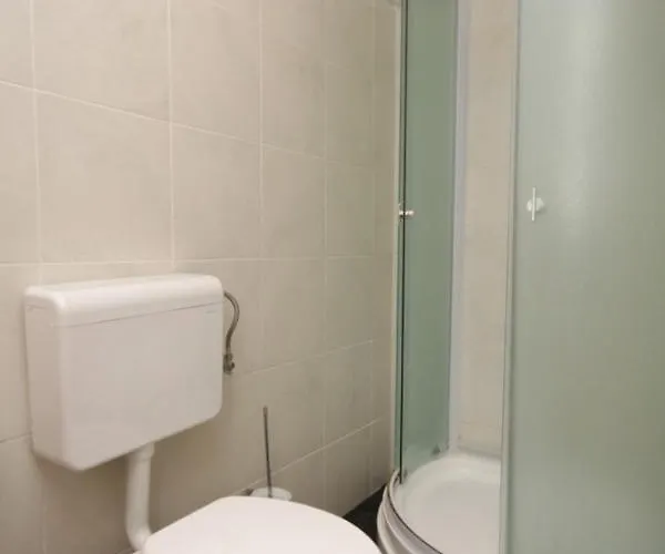 Holiday home Family Friendly House With A Parking Space - 7914 *