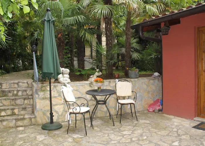 Family Friendly House With A Parking Space - 7914 펜션 *